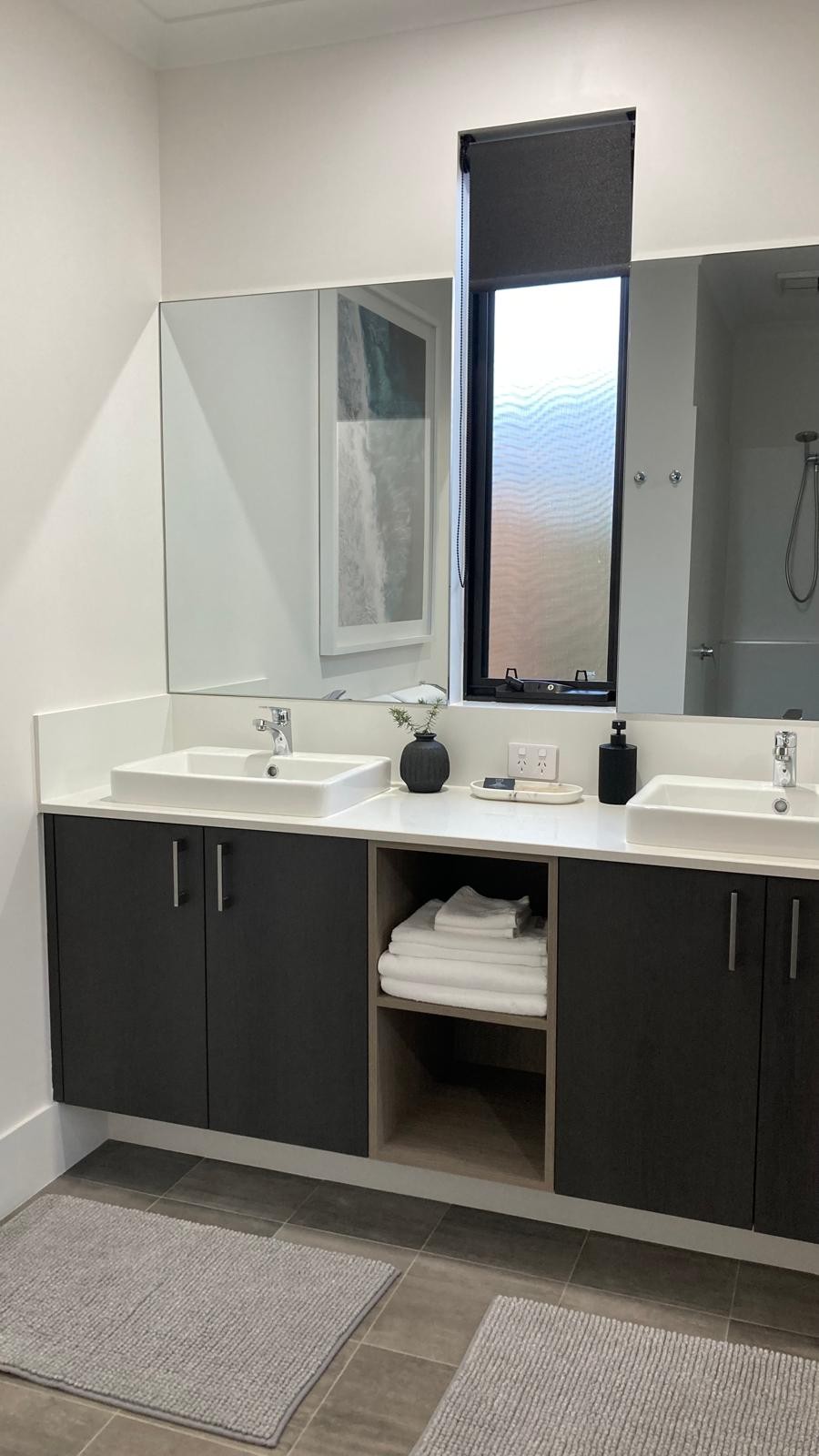 Double vanity at BRiX